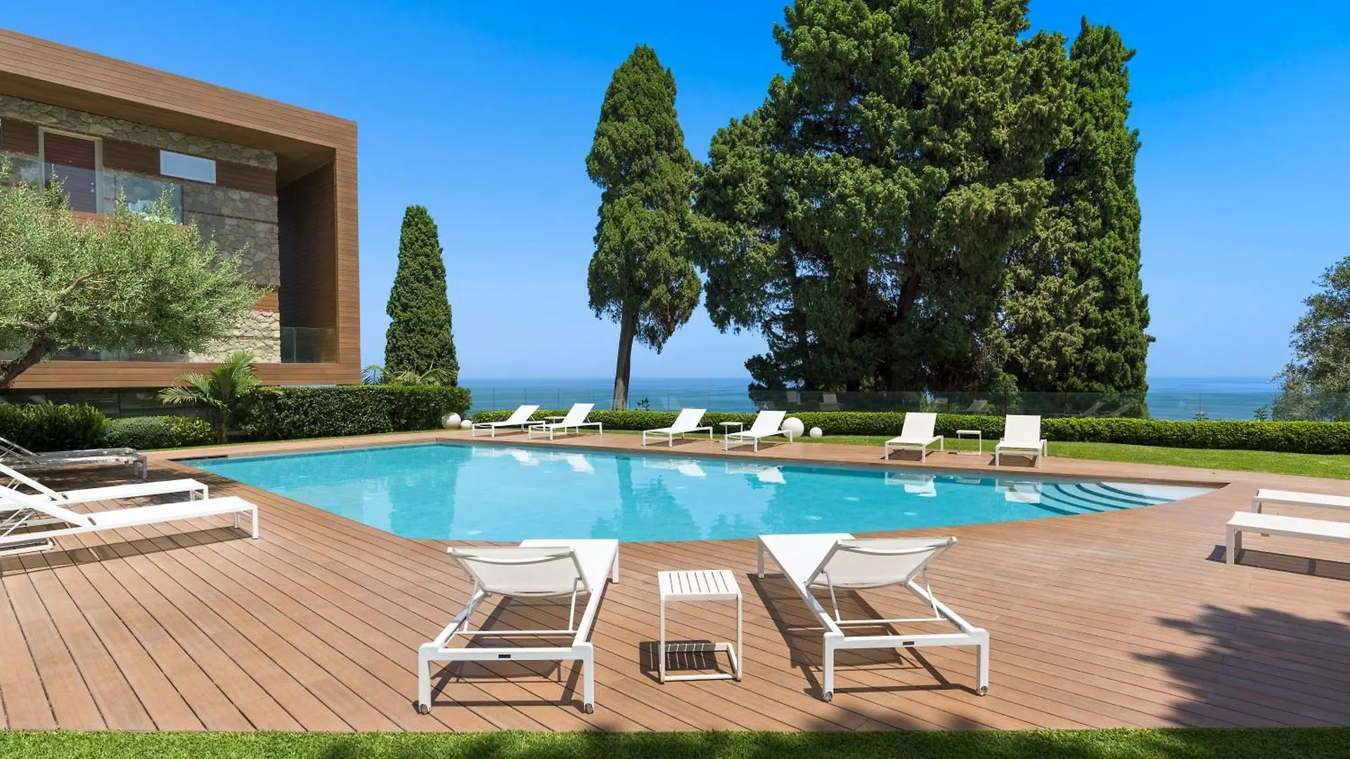 Isola Bella Infinity Suites Taormina Lägenhetshotell