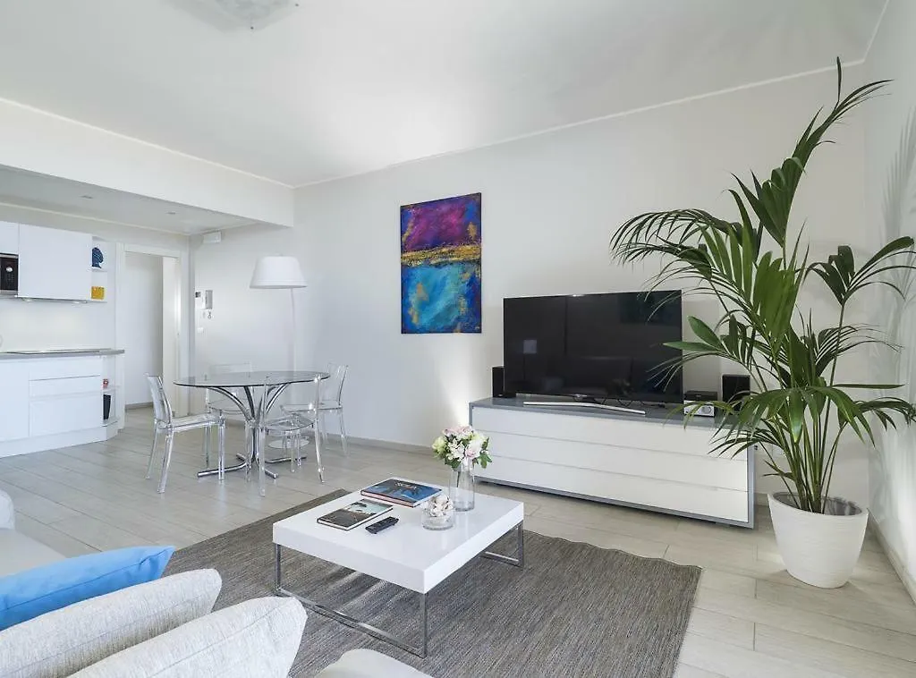 Isola Bella Infinity Suites Taormina Aparthotel