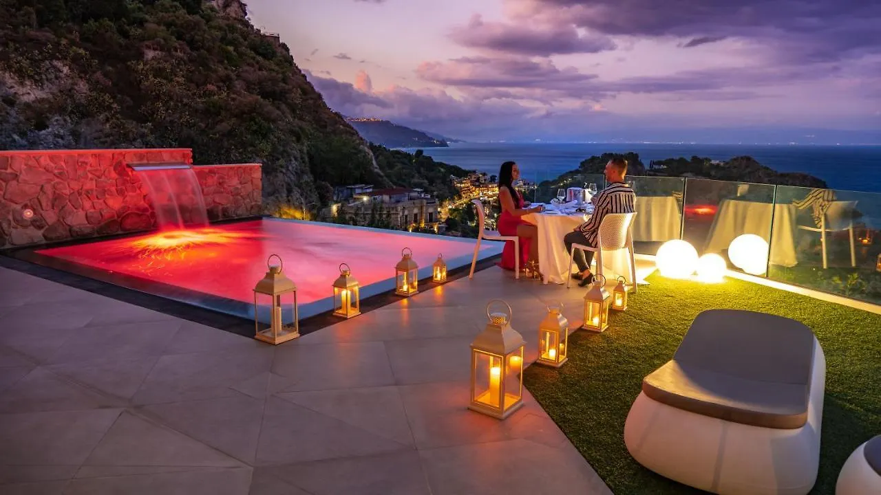 Isola Bella Infinity Suites Taormina 2*,