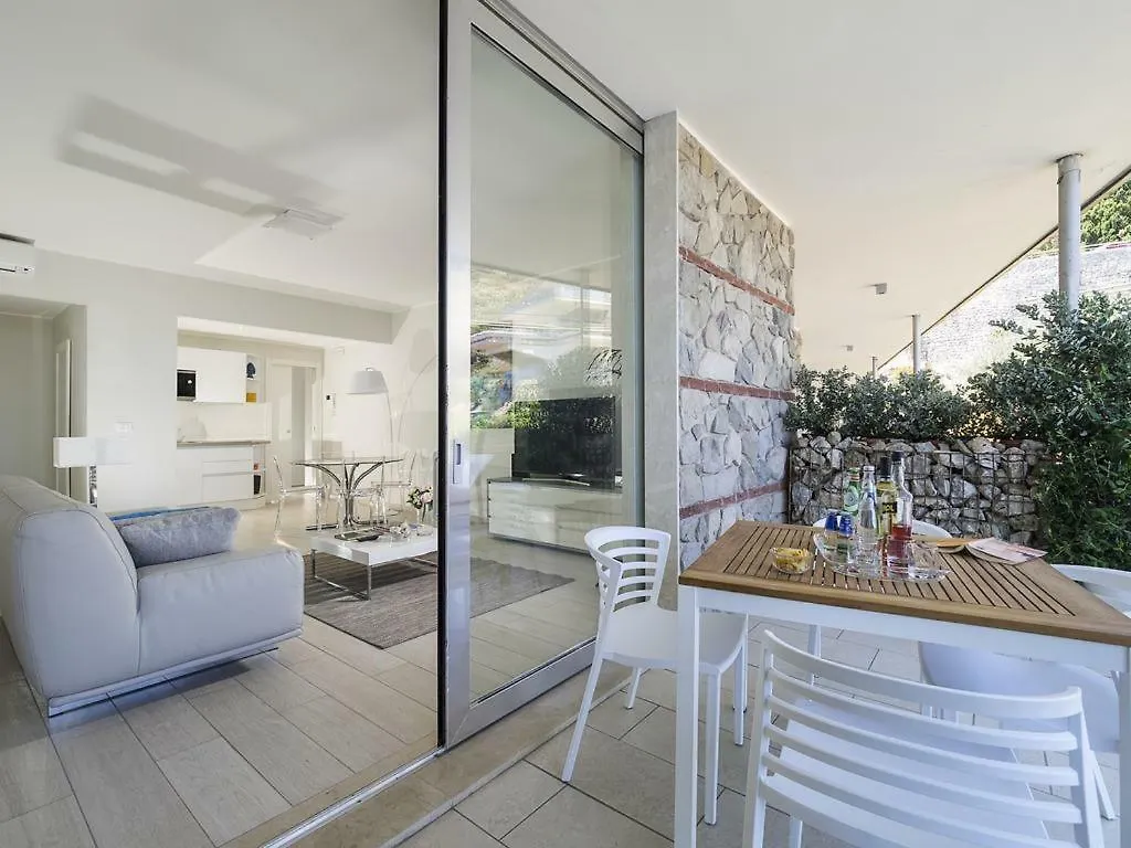 Isola Bella Infinity Suites Taormina Aparthotel